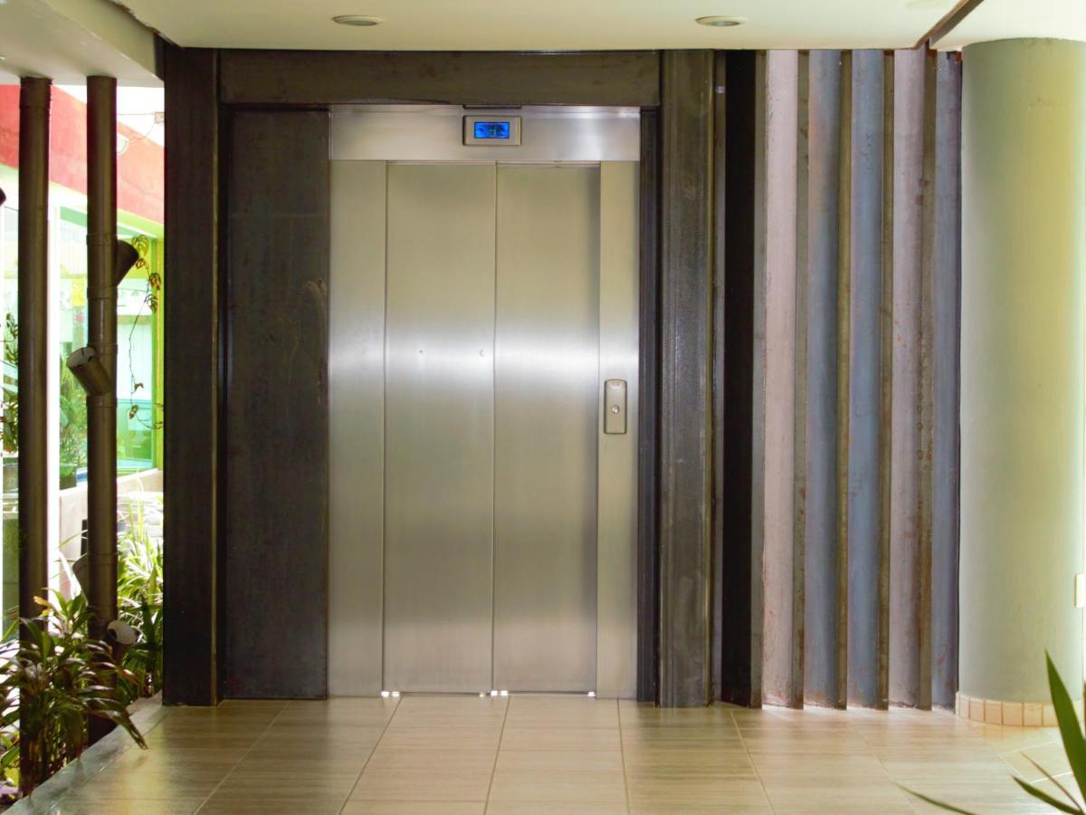 Hotel Rs Suites Tuxtla Gutiérrez Exteriör bild